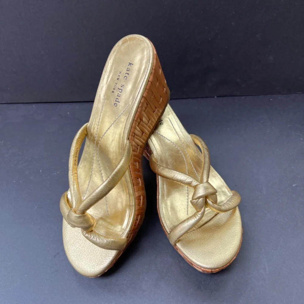 Gold Kate Spade sandals - Picture 4 of 11